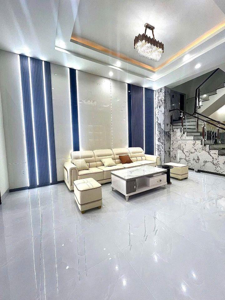 Nhà SG liền kề SHR đưa trước 670 triệu