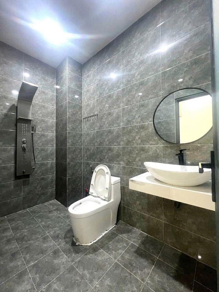 Nhà SG liền kề SHR đưa trước 670 triệu