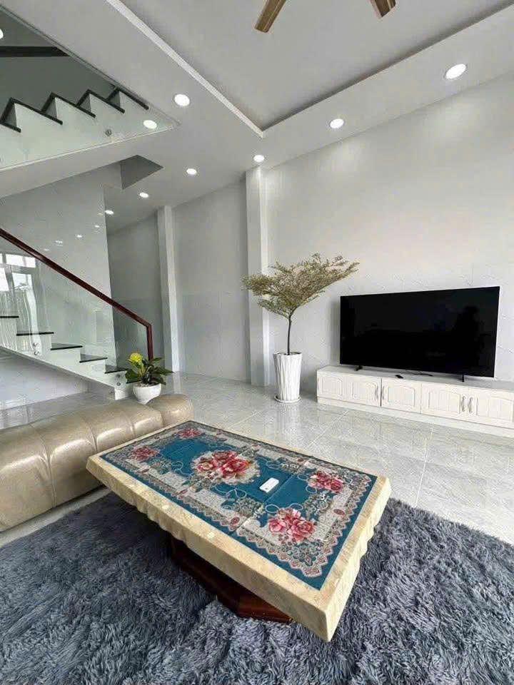 Đưa trước 630 triệu nhận nhà SG 100m (FULL THỔ)