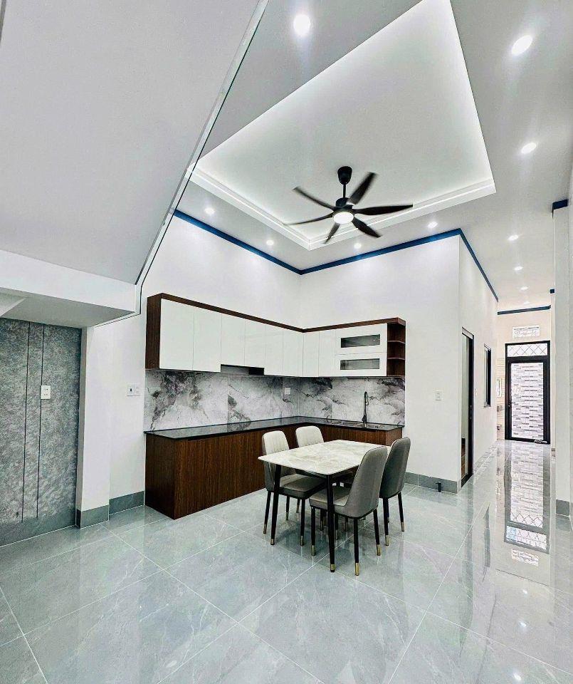 Nhà SHR DT:80 m2 đưa trước chỉ 600 triệu