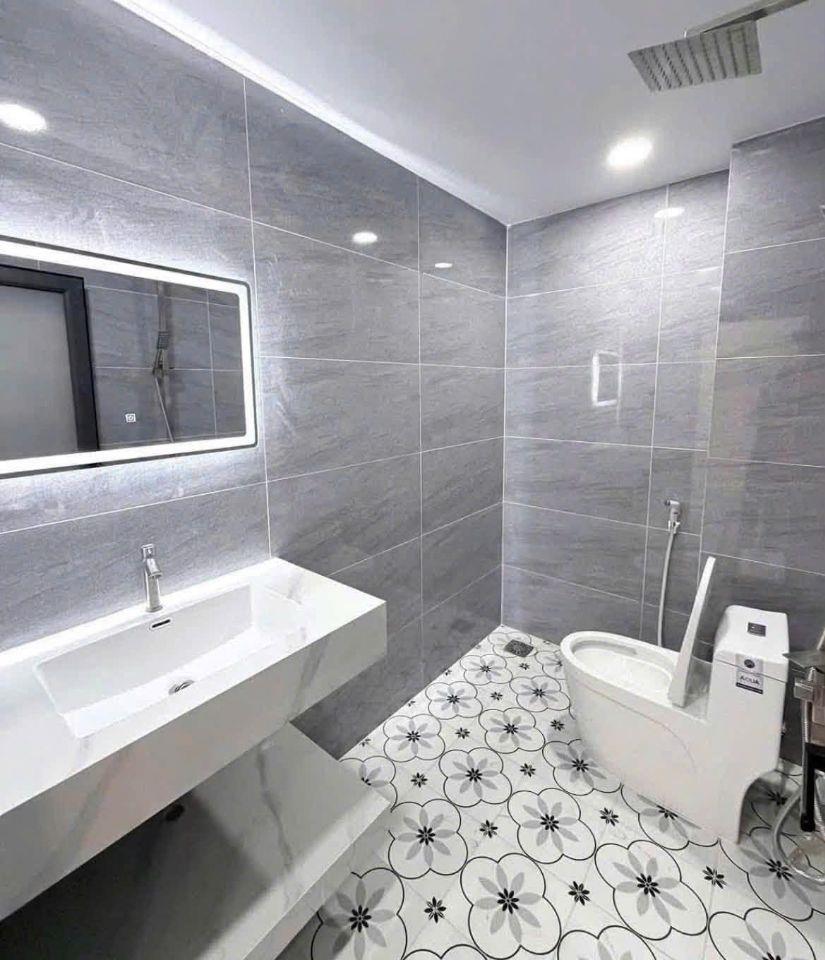Nhà SG 2 tầng DT: 100 m2 ( Full thổ)
