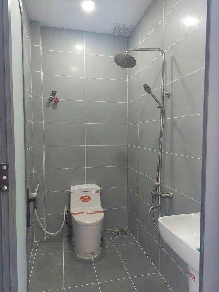 Trả trước 570 triệu có liền nhà SHR