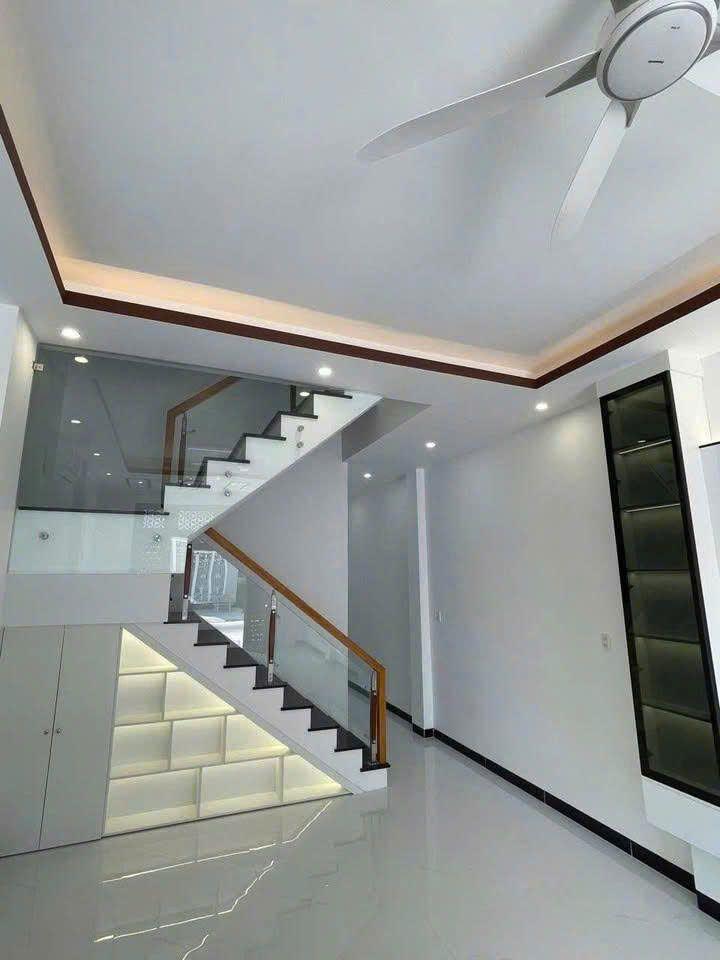 Nhà riêng SHR 3pn chỉ 590 ở ngay