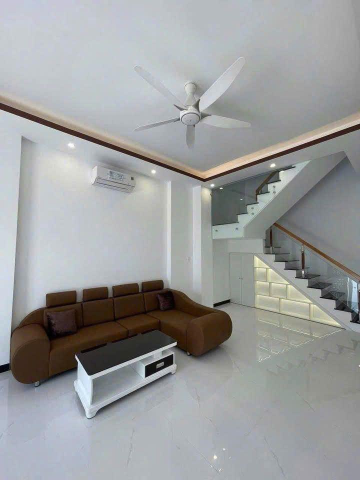 Nhà riêng SHR 3pn chỉ 590 ở ngay