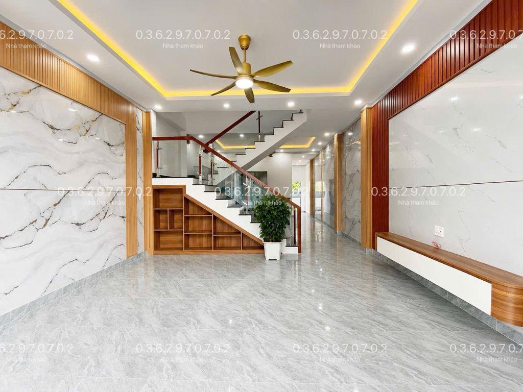 Nhà DTS: 160 m2 đưa trước có 600 triệu