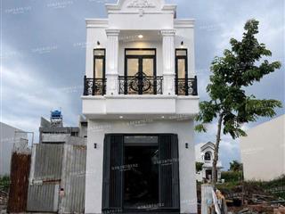Bán nhà đưa trước có 560 triệu , ở liền