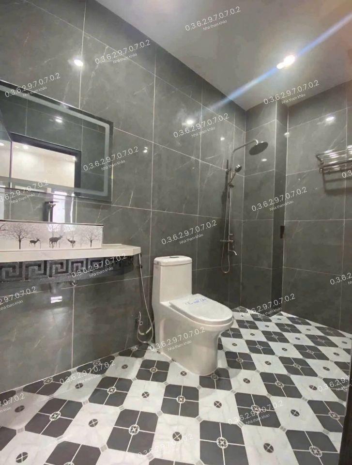 Bán nhà đưa trước có 560 triệu , ở liền