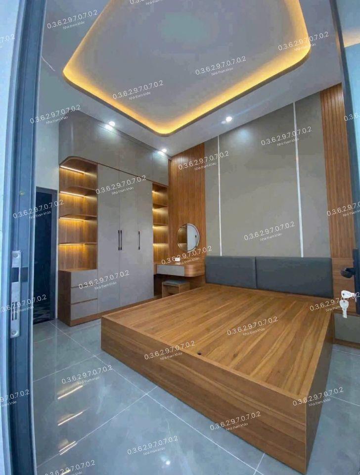 Bán nhà đưa trước có 560 triệu , ở liền