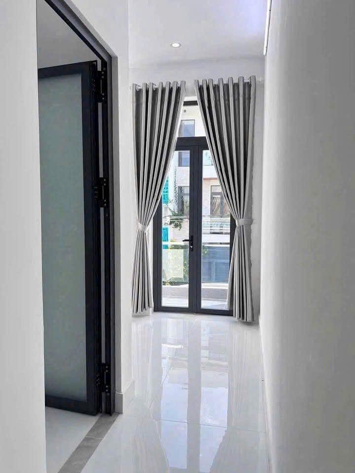 2 tầng 3 pn ngay trung tâm P.Bình Cơ TP.HCM