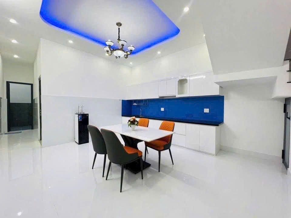 2 tầng 3 pn ngay trung tâm P.Bình Cơ TP.HCM