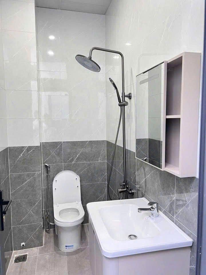 2 tầng 3 pn ngay trung tâm P.Bình Cơ TP.HCM