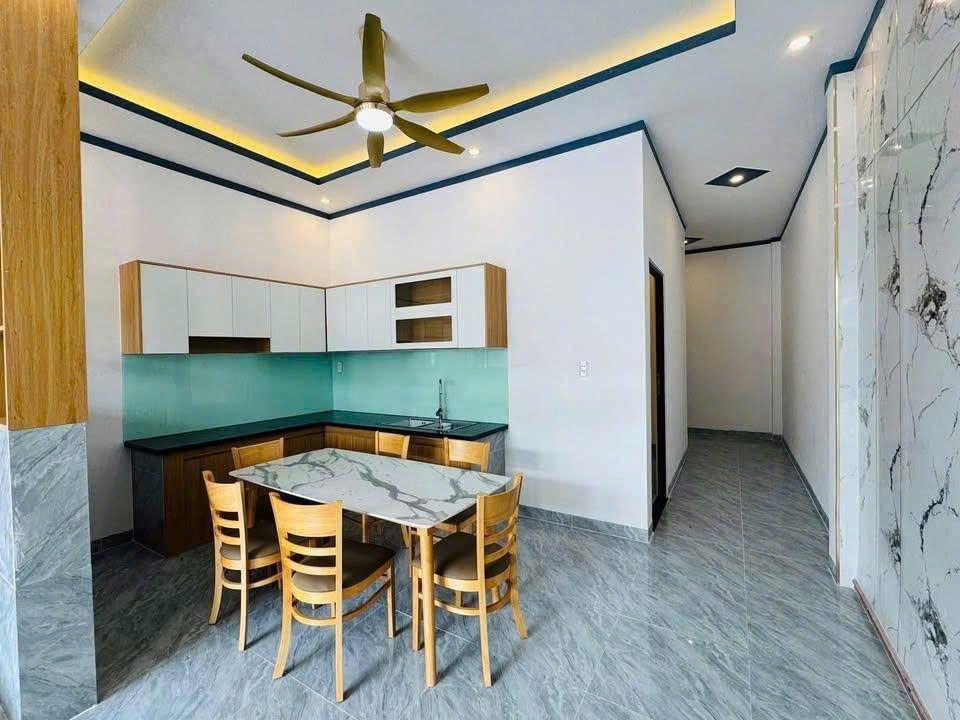 Nhà gần chợ đêm Uyên Hưng chỉ 1 tỷ 850 sở hữu