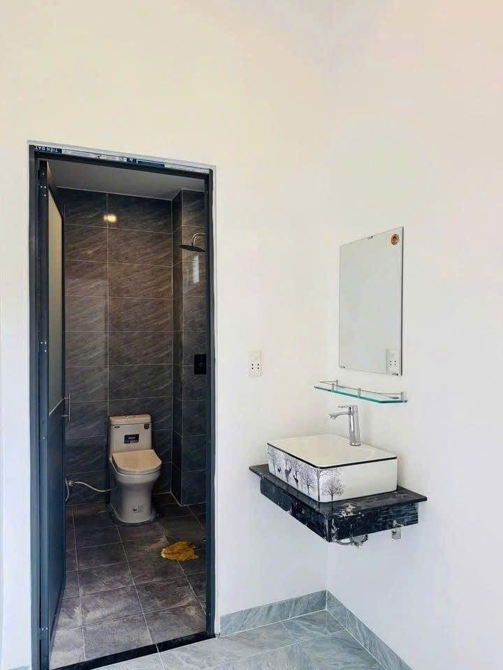 Nhà gần chợ đêm Uyên Hưng chỉ 1 tỷ 850 sở hữu