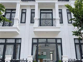 1tỷ990 sang ngay nhà SHR P.Uyên Hưng BD cũ