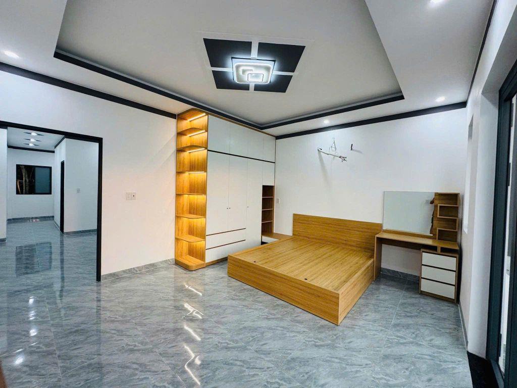 1tỷ990 sang ngay nhà SHR P.Uyên Hưng BD cũ