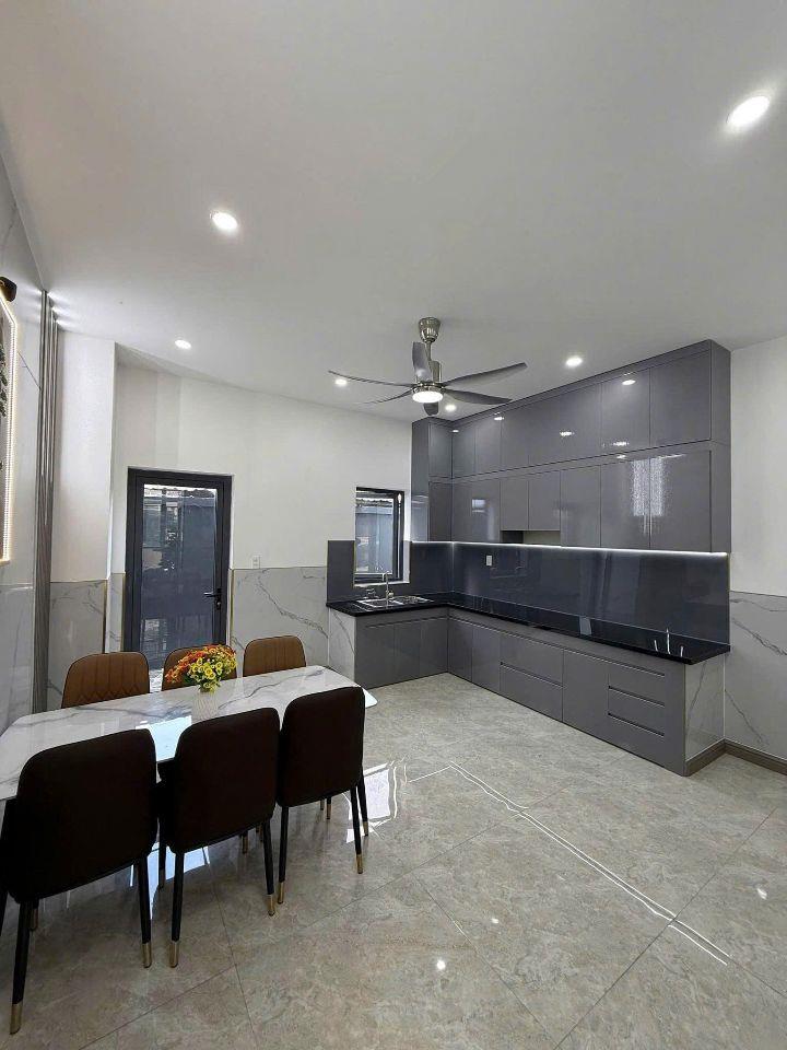 Nhà 2 tầng SHR đưa trước chỉ 600 triệu