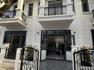 Nhà 2 tầng SHR đưa trước chỉ 600 triệu