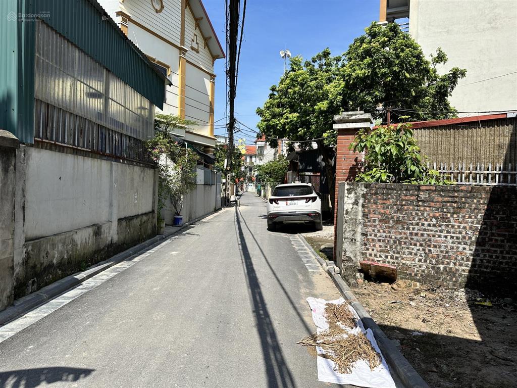 Chính chủ, cần bán mảnh đất tại thôn đồng nhân, dt 50m2, ngõ oto, mặt tiền 4m= mặt hậu.