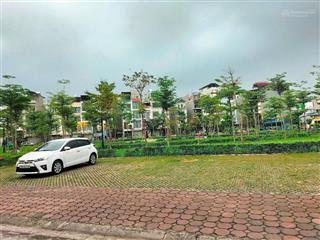 Chính chủ bán 30m2 đất tđc giang biên, long biên giá 8.6 tỷ