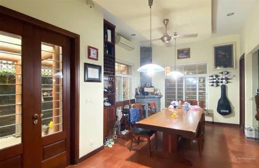 Bán biệt thự khu đô thị mỹ đình 2, phân lô, ô tô, vỉa hè, 200m, 4 tầng đẳng cấp thượng lưu.