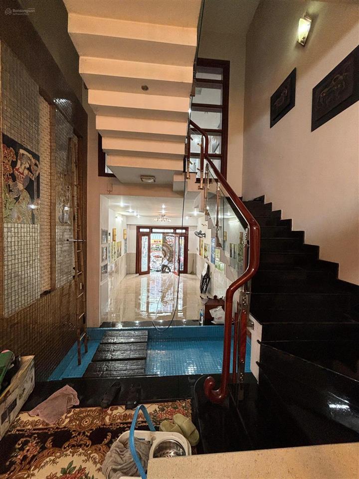 Cho thuê nhà mặt tiền d2 trung tâm bình thạnh gần quận 1, 7pn, làm vp, showroom cực hợp!