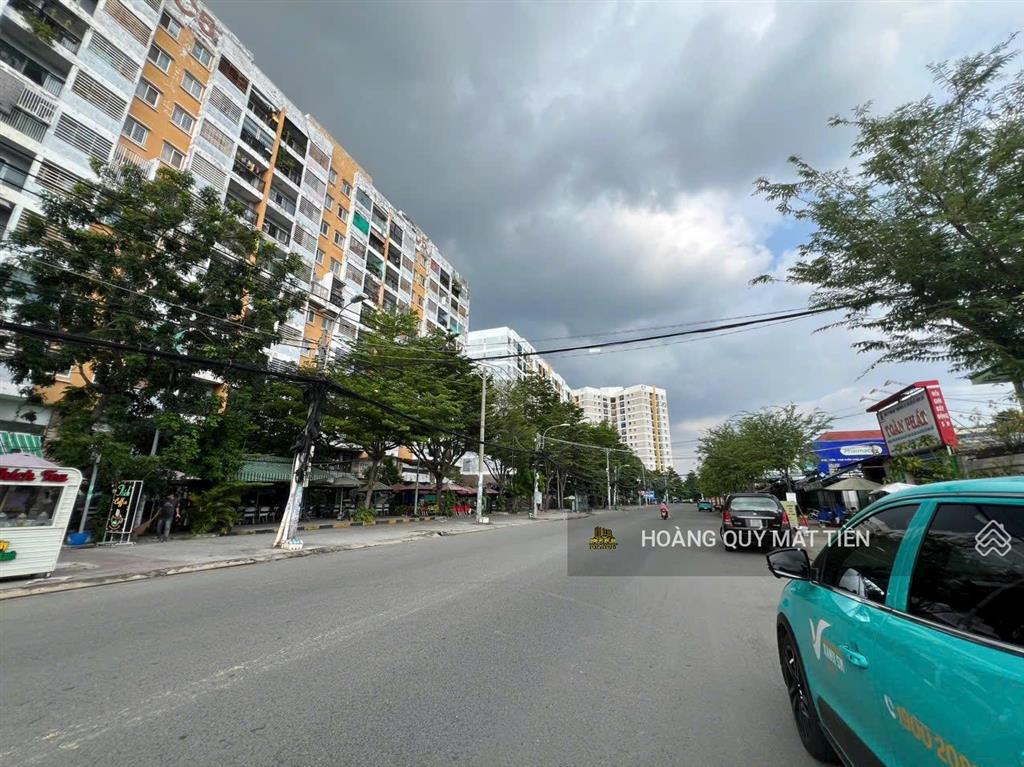 Hàng hiếm ! mặt tiền man thiện ~ 10m*22m = 220m2  chợ đêm man thiện. hợp đồng thuê  70tr/tháng