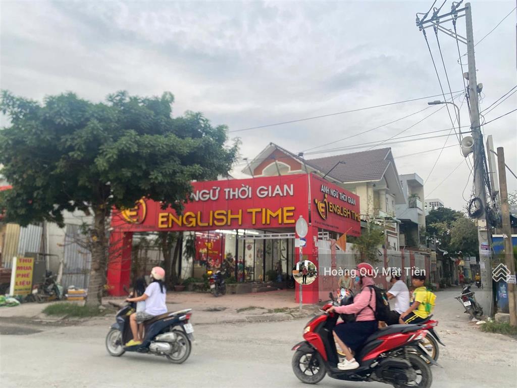 Nhà góc 2 mặt tiền đường lò lu ~ 10m*22m = 215m2  ngay lã xuân oai  quận 9. hđ thuê 40 tr/tháng
