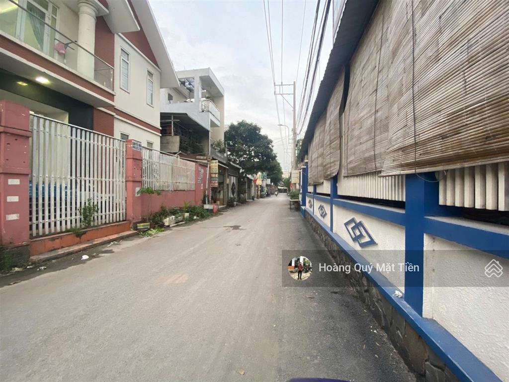 Nhà góc 2 mặt tiền đường lò lu ~ 10m*22m = 215m2  ngay lã xuân oai  quận 9. hđ thuê 40 tr/tháng