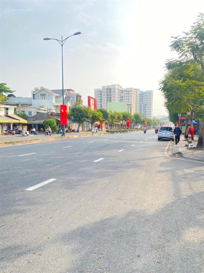 Hot! nhà mtkd lê văn việt ~ 10m*26m = 261m2. 2mt trước & sau. ctxd  1 hầm 7 lầu. bán 160 triệu/m2