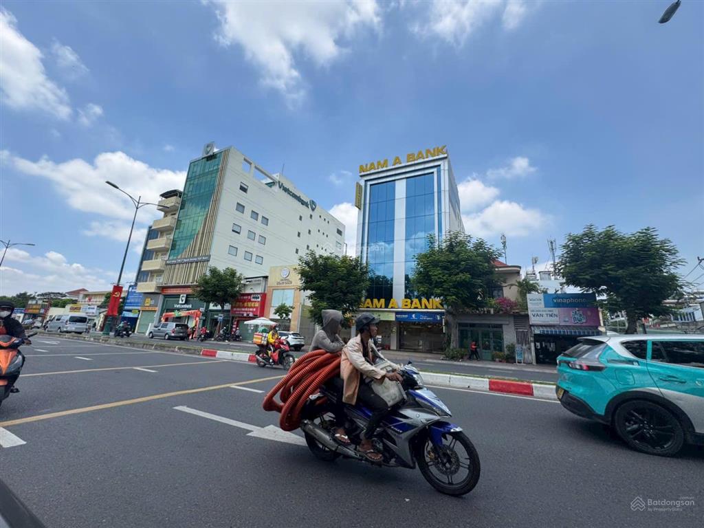 Hot! nhà mtkd lê văn việt ~ 10m*26m = 261m2. 2mt trước & sau. ctxd  1 hầm 7 lầu. bán 160 triệu/m2