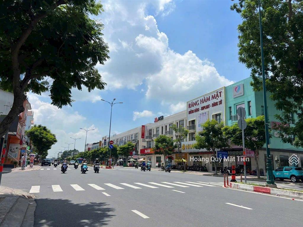 Mtkd đường lê văn việt ~ 5m*23m = 105m2. ngay chung cư c7  c8 man thiện  quận 9. bán  19 tỷ tl