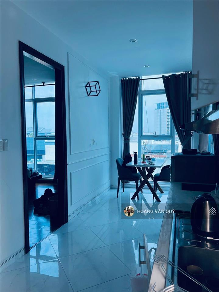 Nhà 6 lầu ~ 8,3m*16m = 135m2. sàn 600m2. sát mt hồng hà  tân bình. gần sân bay tsn. thu  180 tr