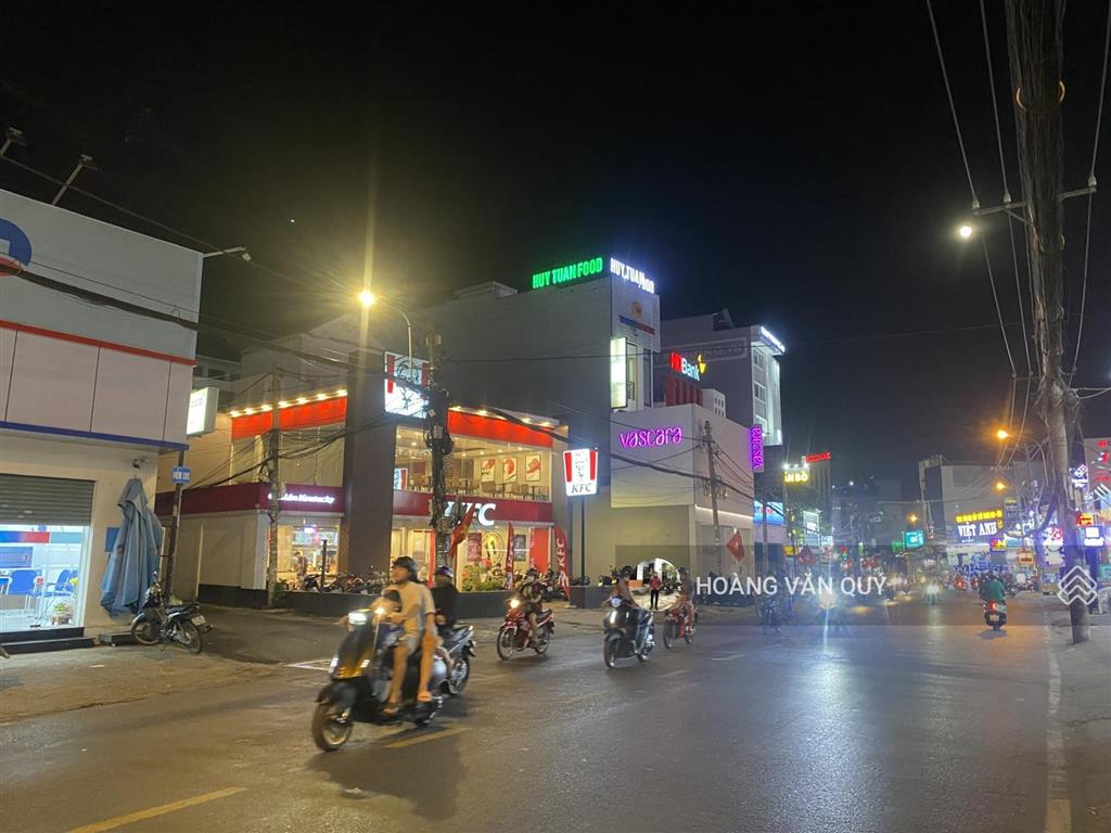 Tòa nhà 5 lầu mặt tiền lê văn việt ~ 10m*30m = 300m2. dt sàn 1300m2. khu trung tâm quận 9