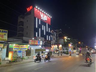 Tòa nhà 1 hầm 4 tầng mặt tiền nguyễn văn tăng ~ 8m*25m = 200m2  gần vinhomes grand park quận 9