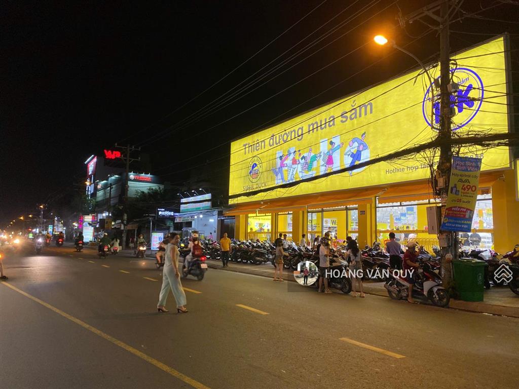 Tòa nhà 1 hầm 4 tầng mặt tiền nguyễn văn tăng ~ 8m*25m = 200m2  gần vinhomes grand park quận 9