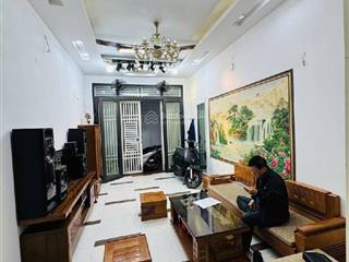 40m hơn 8 tỷ nhà 5 tầng, ngõ 3 gác, khu hoàng mai  đền lừ , gần oto tránh.