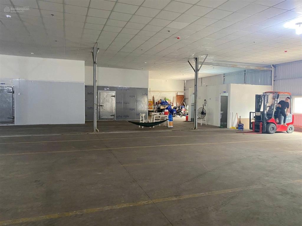 Kho dt 1.250m2 tại gần ngã tư thủ đức, ql1a