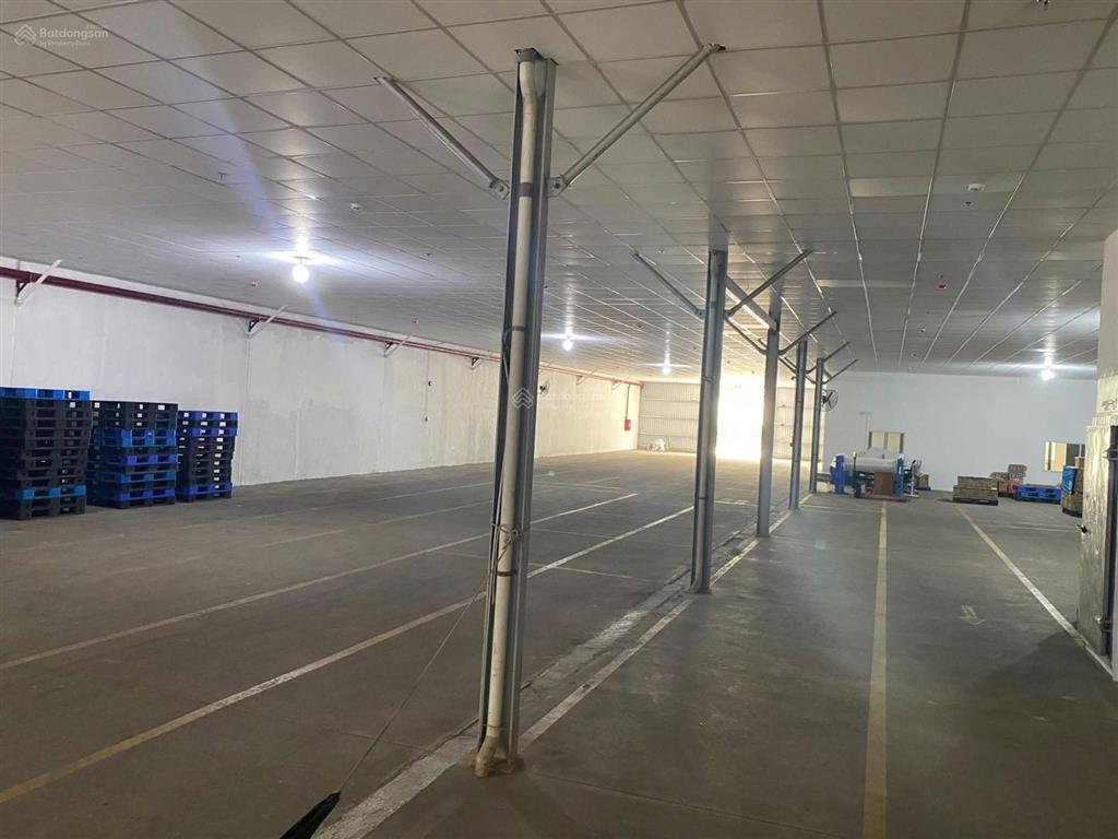 Kho dt 1.250m2 tại gần ngã tư thủ đức, ql1a
