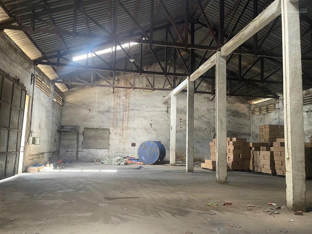 Cho thuê kho xưởng 1100m2 ql1a, thủ đức gần kcn sóng thần