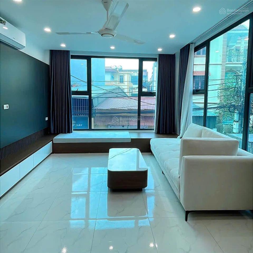 Bán nhà riêng tại lai xá, 9 tỷ, 38m2, góc 2 mặt đường, ô tô tránh, kinh doanh