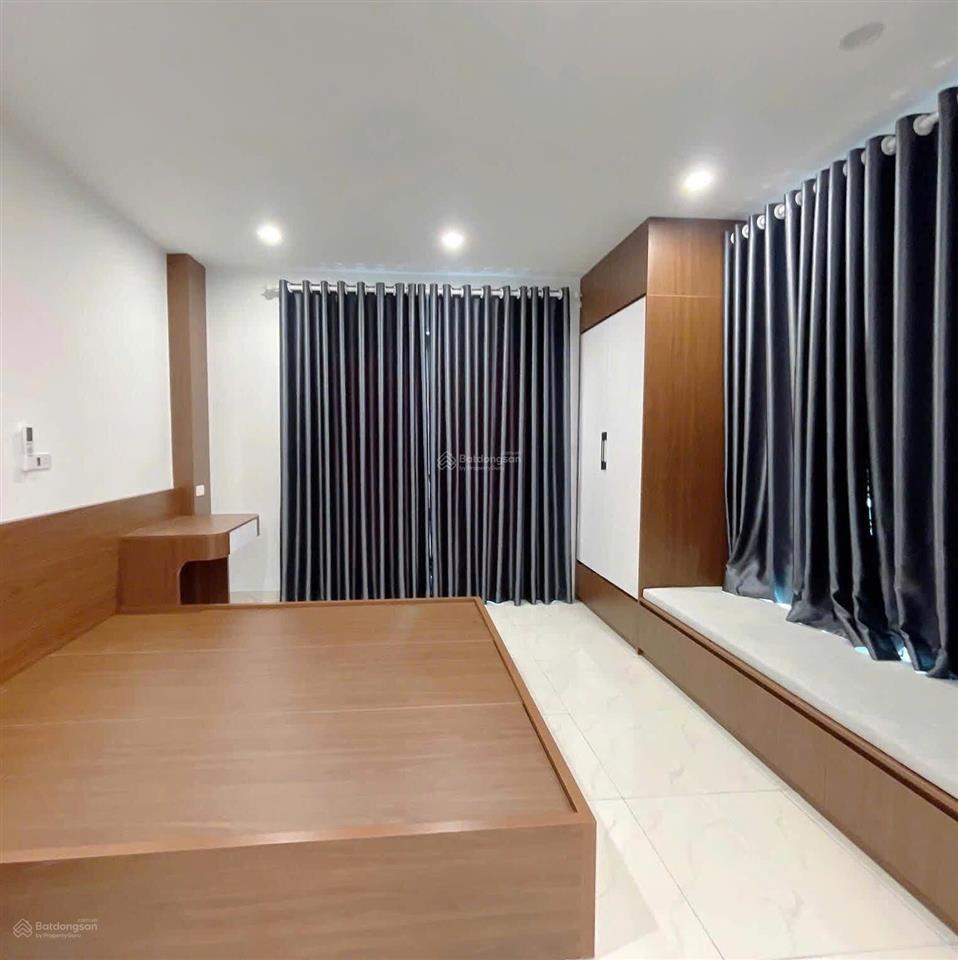 Bán nhà riêng tại lai xá, 9 tỷ, 38m2, góc 2 mặt đường, ô tô tránh, kinh doanh