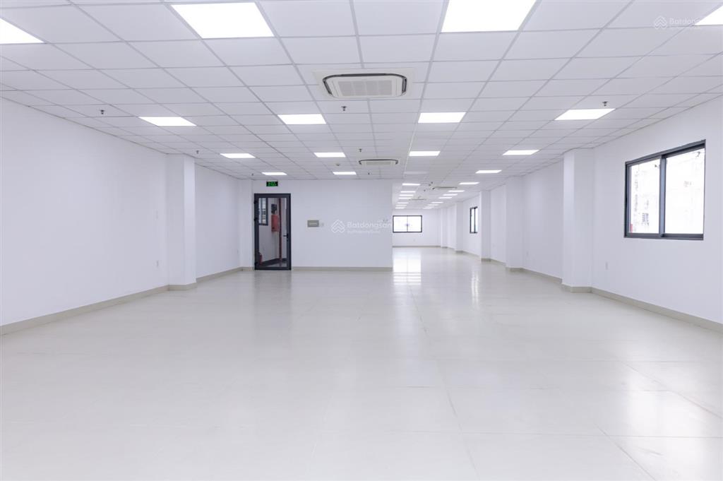 Cho thuê văn phòng tại tòa nhà 481 cộng hòa, 81,62 triệu vnd, 220m2