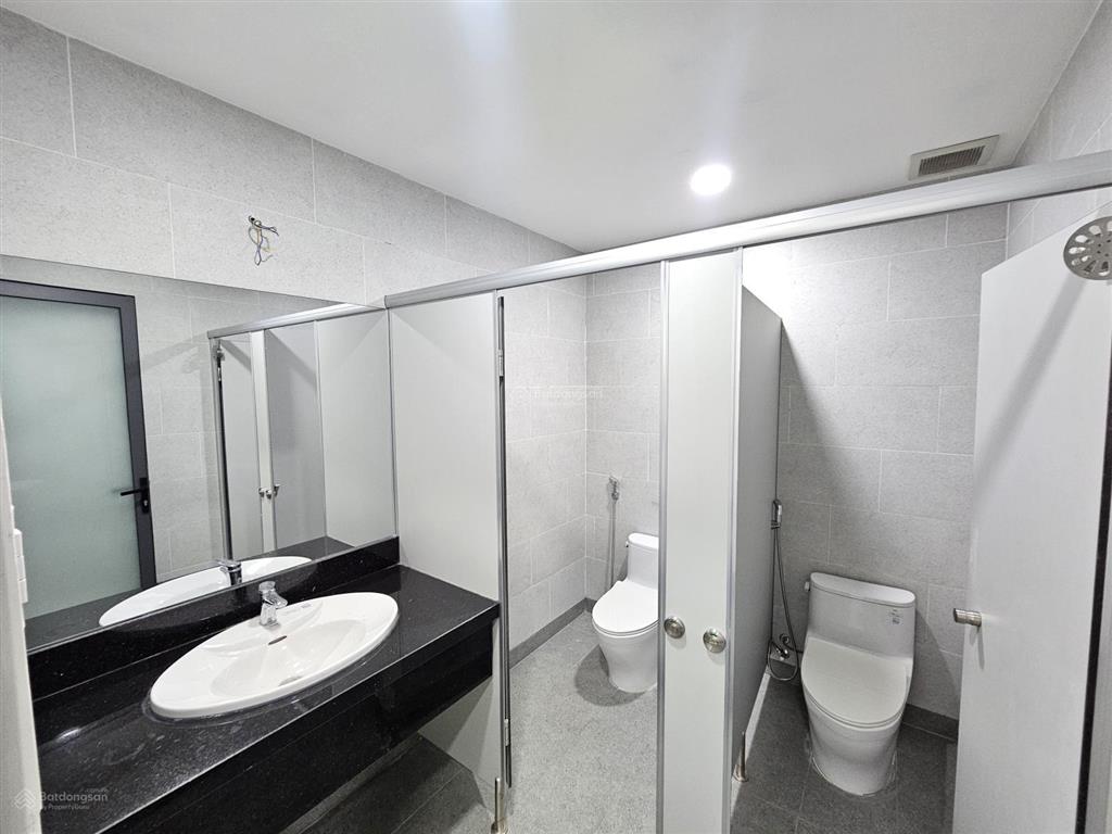 Cho thuê văn phòng tại tòa nhà 481 cộng hòa, 81,62 triệu vnd, 220m2