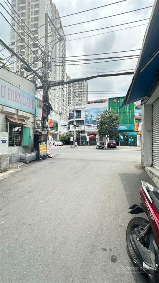 6,5 tỷ hxh/1 đặng văn bi trường thọ thủ đức. dt 82m2 1trệt lầu vuông a4