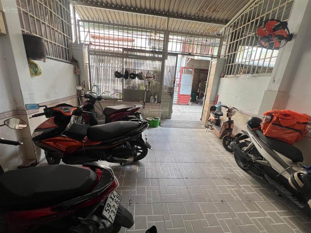 Hiếm có khó tìm nhà trường thọ giá đất, hẻm xe hơi tận cửa chỉ 5,2 tỷ.