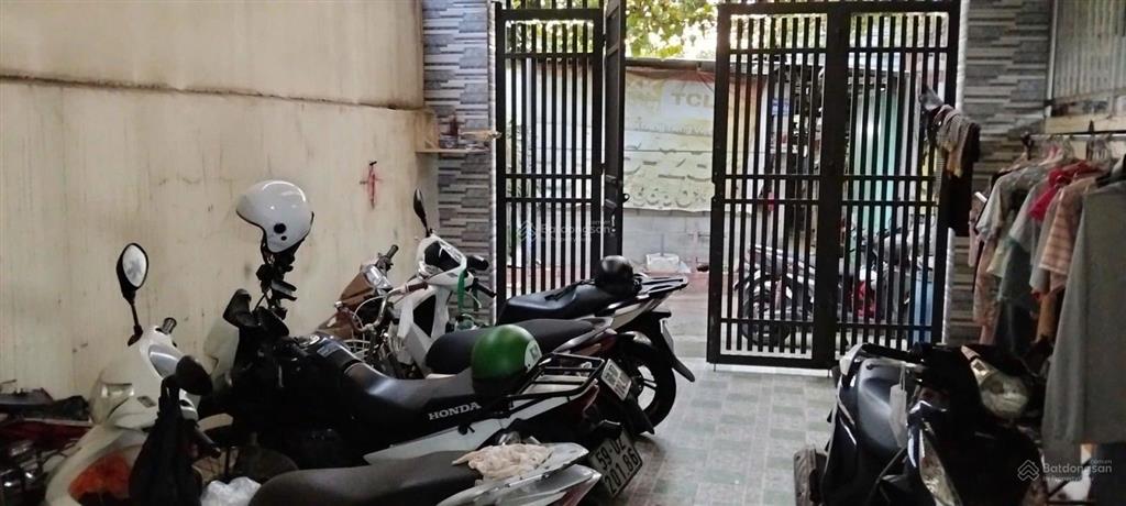Chỉ 1km đại học quốc gia nhà hxh linh xuân có sân xe hơi pháp lý chuẩn