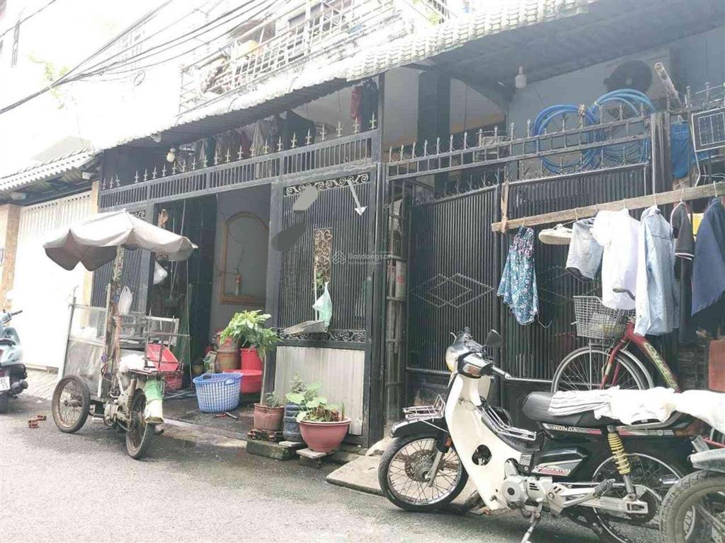 Bán đất tặng nhà 2 tầng + nhà cấp 4 đang cho thuê 10tr/tháng hxh.
