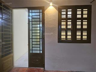 Cho thuê nhà cấp 4 mới sơn sửa như mới đường bưng ông thoàn, phú hữu, q9