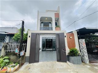 Bán nhà 1 trệt 1 lầu gần chợ mỹ hạnh nam, dân cư đông đúc