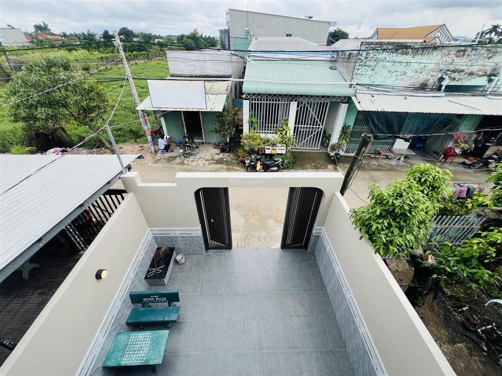 Bán nhà 1 trệt 1 lầu gần chợ mỹ hạnh nam, dân cư đông đúc